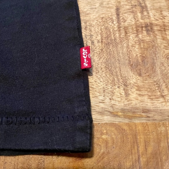 Levi Strauss ‘Built Strong Golden State’ T-Shirt - Picture 4 of 5